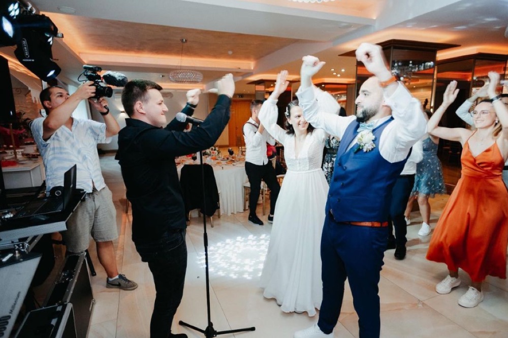 MC-ul CCSound anima petrecerea alături de miri